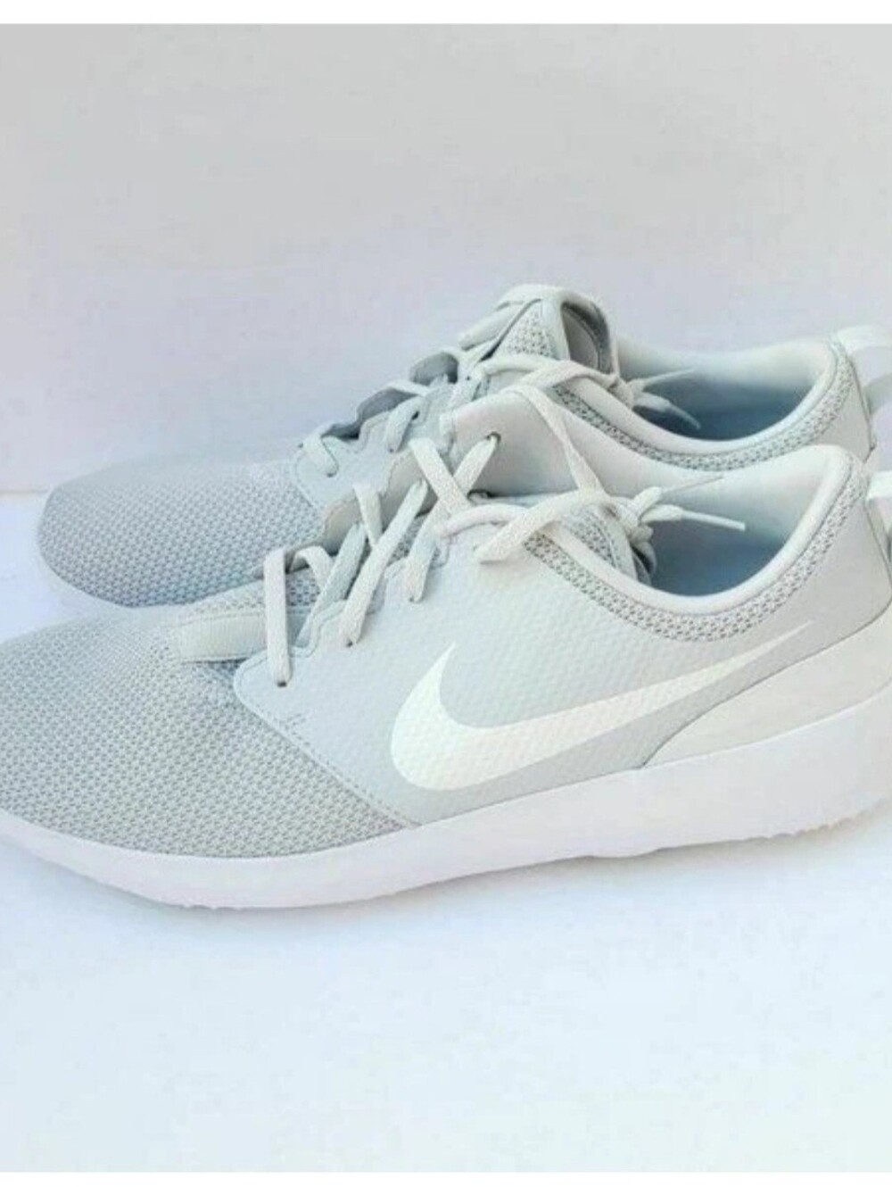 Nike Mens Light Gray Running Sneakers